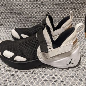 GUC Men's Jordan Trunner Sneakers XL
